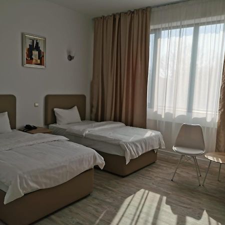 Hotel Zimbru Snagov Tincabesti Exterior photo